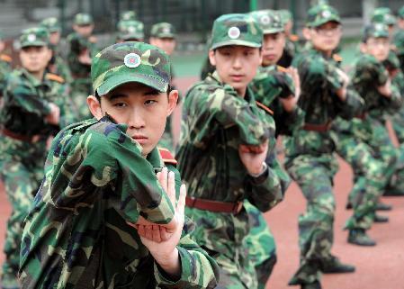 南京：應屆畢業國防生投入軍政訓練