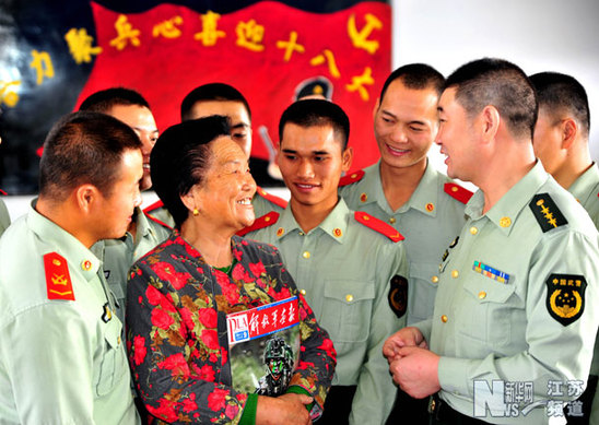 當(dāng)好忠誠(chéng)衛(wèi)士 喜迎十八大召開