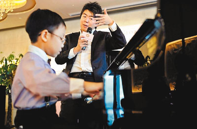 香港8歲音樂天才獲朗朗獎學金 7歲已過鋼琴8級