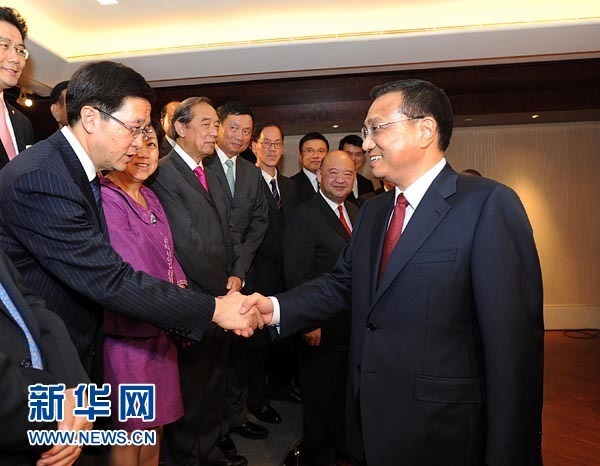 李克強(qiáng)會(huì)見(jiàn)香港特區(qū)行政、立法、司法機(jī)構(gòu)負(fù)責(zé)人