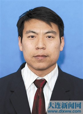 大連市人民政府關(guān)于表彰第五屆大連市有杰出貢獻(xiàn)高技能人才和技術(shù)能手的決定