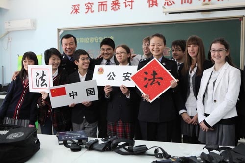 沈陽警官給外籍學(xué)生上安全教育課