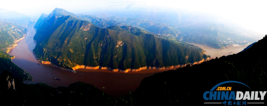 高清組圖：滾滾洪水過(guò)三峽