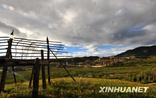 香格里拉：茶馬古道上的古集鎮 游人心中的世外桃源