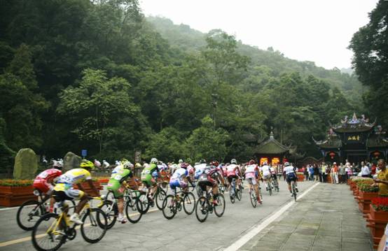 2013環(huán)中國(guó)國(guó)際公路自行車賽取道都江堰