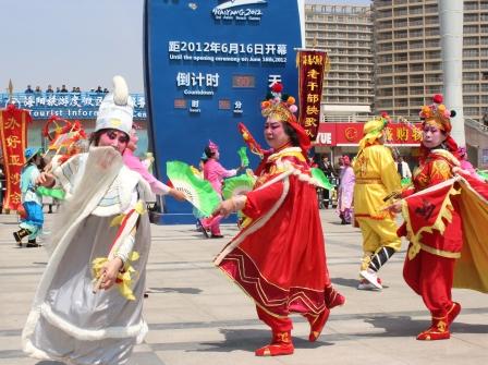 聚集七彩陽(yáng)光，誕生亞沙圣火