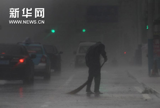 “布拉萬”逼近 威海風雨交加