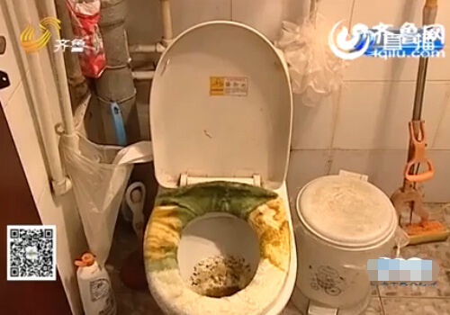 濟(jì)南南全福老東區(qū)化糞池被堵 一樓住戶馬桶污水外溢