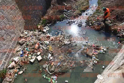 濟南臥虎山水庫成垃圾場 上游農(nóng)家樂污水流進(jìn)水庫