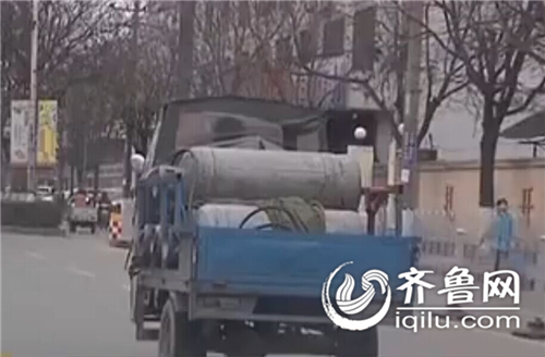 濟(jì)寧摩托三輪車(chē)違法拉載危險(xiǎn)品 司機(jī)大哭逃避處罰