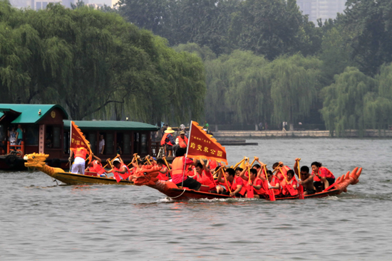 濟南大明湖舉行端午節龍舟大賽