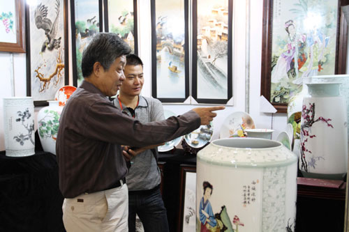 2012第四屆中國(guó)(山東)工藝美術(shù)精品暨家居用品博覽會(huì)開幕