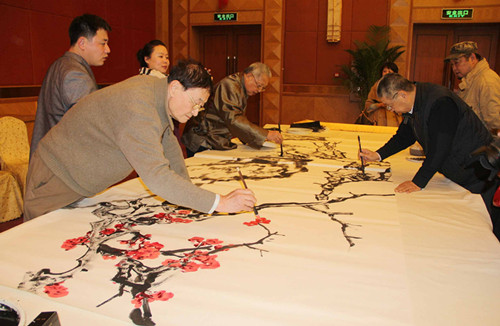 第六屆中國(guó)(濰坊)文化藝術(shù)展示交易會(huì)開幕 海內(nèi)外千余名知名藝術(shù)家齊聚山東濰坊