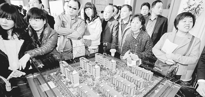 買房者糾結(jié)開發(fā)商難過 回望樓市最嚴調(diào)控一年