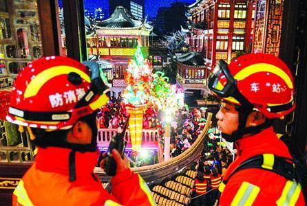 申城豫園安保措施升級 元宵節“南向北”單向通行