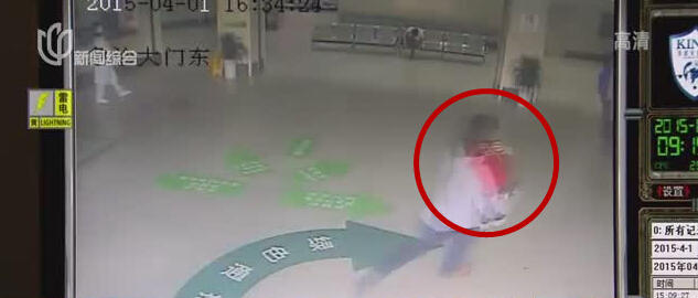 19月大女童被鎖私家車內 數小時后窒息身亡
