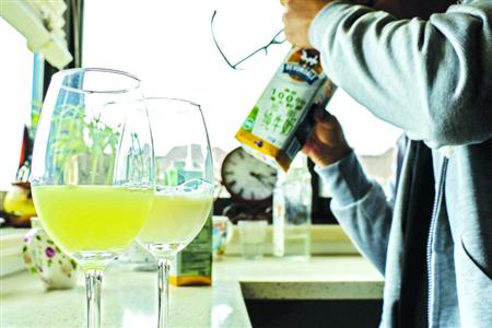 網購澳洲進口奶打開已變質 代理商:運輸中包裝破損