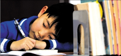 中國五成中小學(xué)生睡眠不足 成績未提高身體先垮