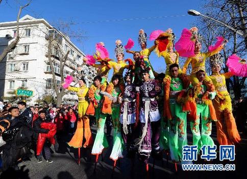 中國(guó)人在傳統(tǒng)民俗中尋找年的快樂(lè)
