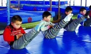 湖北仙桃斥3億發(fā)展體操:學(xué)童4歲入學(xué) 9成遭淘汰
