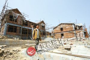 億萬富翁修別墅群贈(zèng)送鄉(xiāng)鄰 村民嘆“不敢相信”