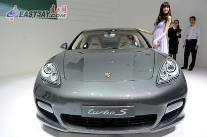 上海車(chē)展豪車(chē)薈萃 天價(jià)車(chē)銷(xiāo)售火爆