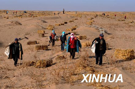 農民進城遭遇各種障礙 戶籍制度令其落地難生根