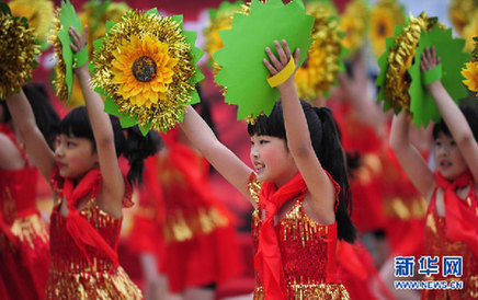 半數(shù)家長(zhǎng)覺(jué)得孩子不幸福 成人世界促
