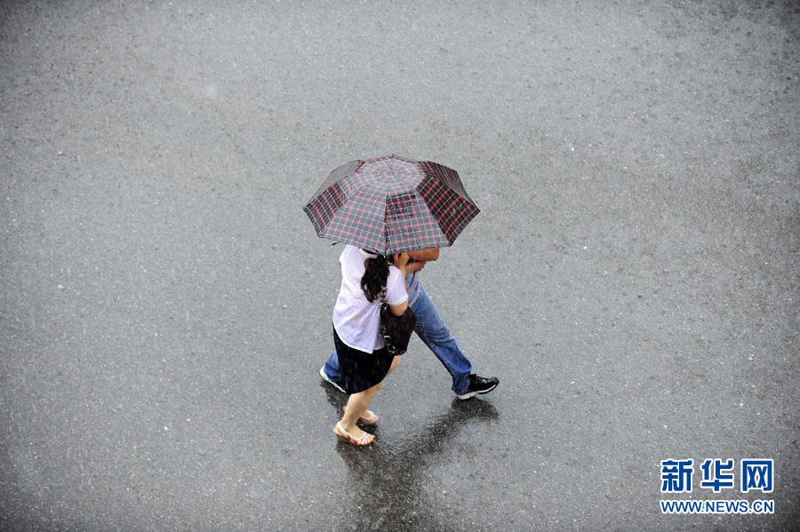 南方近日連遭強降雨 浙江發(fā)布首個暴雨黃色預(yù)警