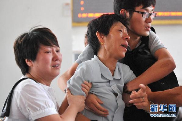 千方百計救治甬溫線事故傷者:1人1專家 1人1方案