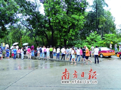 網(wǎng)友曬學(xué)車潛規(guī)則:教練提醒學(xué)員帶多點(diǎn)錢
