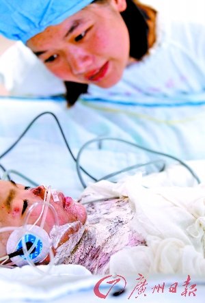惡父用開水淋燙7歲女兒續:施暴現場現人皮(圖)