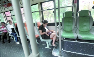 公交車上哪個座位最安全? 微博瘋傳報告(圖)