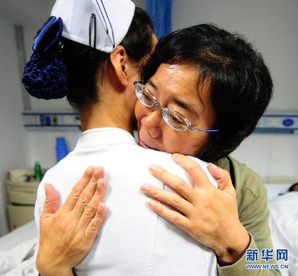 “江城最美女護士”:“天使之吻”救人一命