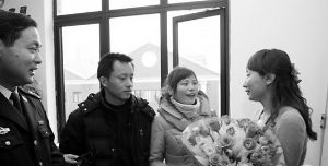 上海女白領地鐵微博直播阻止扒竊被贊女俠