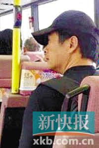 周潤發9億身家出門搭巴士 上車時讓全車人驚訝(圖)