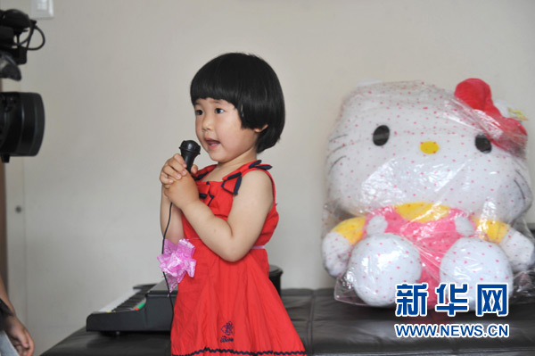 杭州“最美媽媽”救下的妞妞要上幼兒園了