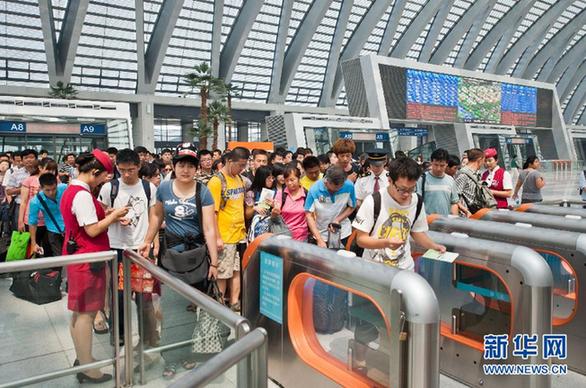 2012年全國鐵路暑運拉開帷幕