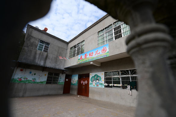 江西貴溪幼兒園校車側翻事故相關責任人已被停職檢查