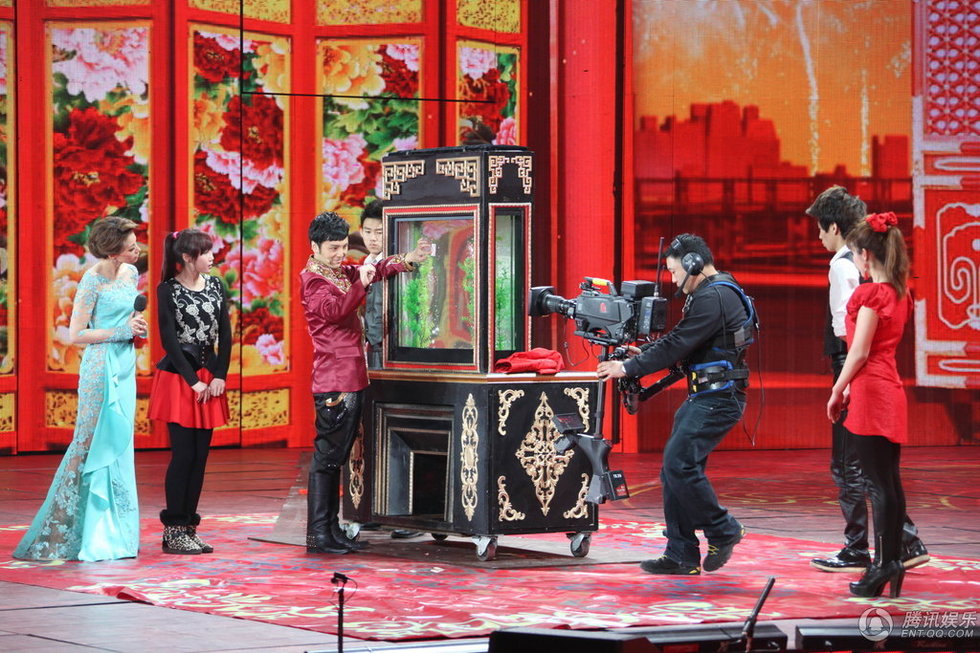 央視元宵晚會:郭德綱相聲被指不好笑