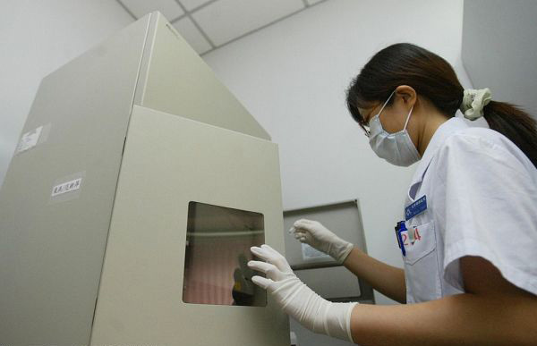 婚姻脆弱催熱親子鑒定 滴血認(rèn)親一再上演