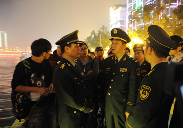 武警警官鄭益龍舍身救人生死不明 萬(wàn)千網(wǎng)友真情呼喚