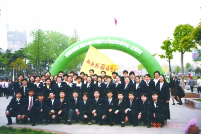 “總理翻譯” 80后 大學沒畢業就被外交部相中