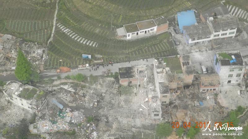 空軍馬曉天司令員飛赴四川指揮抗震救災