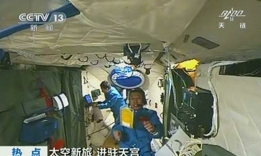 圖解航天員太空休閑生活：翻跟頭看風(fēng)景騎自行車(chē)