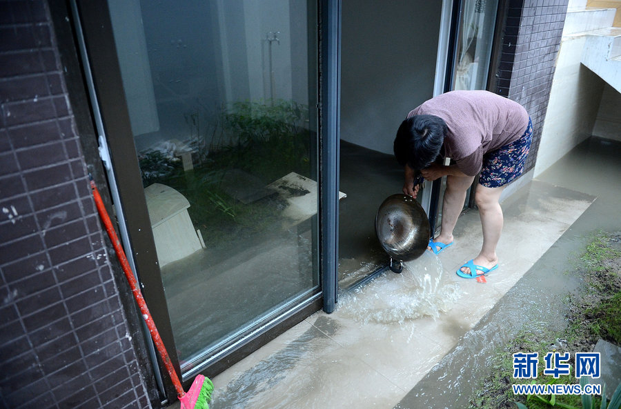 成都暴雨內城“看海”居民困