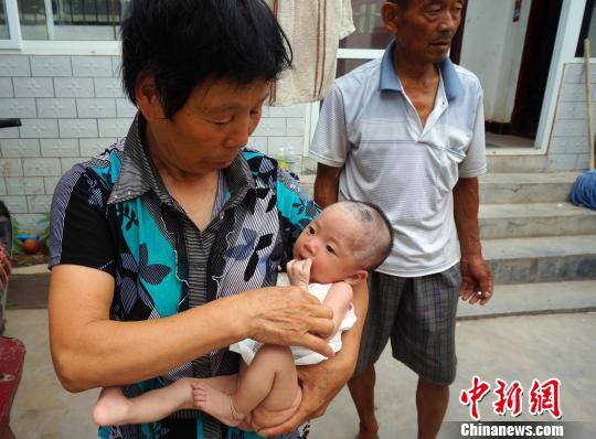 “饑餓娃娃”現(xiàn)狀：身體恢復良好 未來去向不定