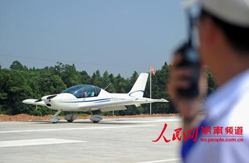 湖南造私人飛機首飛 使用97號汽油百公里僅7.5升