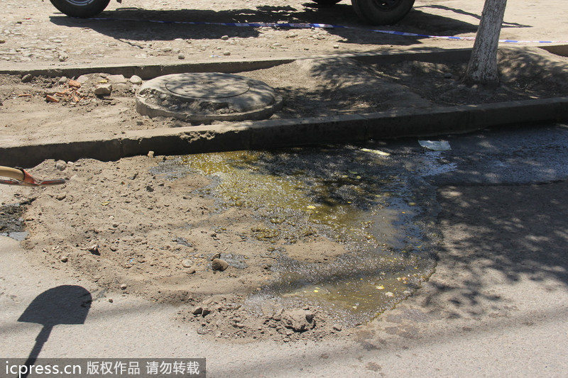 甘肅：50余箱強(qiáng)酸倒貨過程中掉落泄漏 消防緊急處置