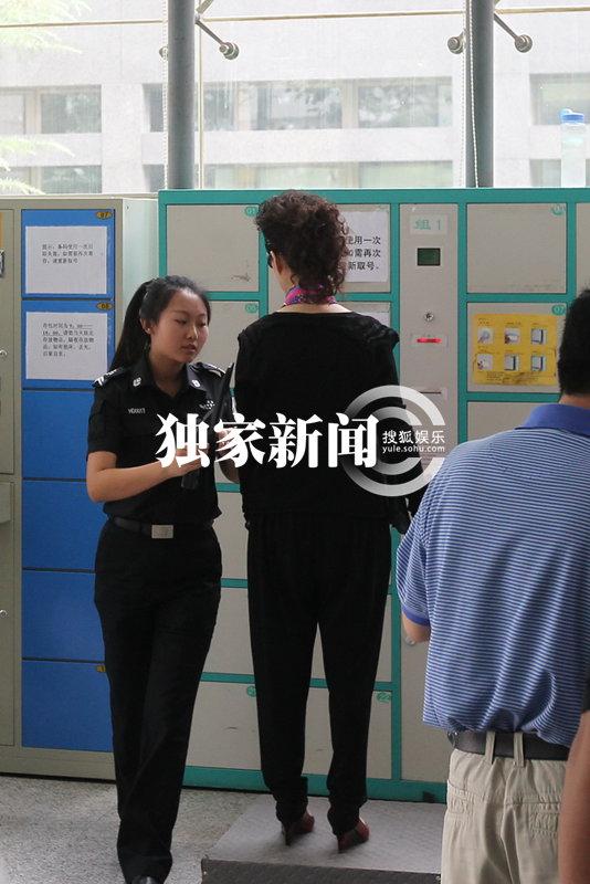 李某案舉行庭前會議夢鴿現(xiàn)身 被告本人將出席